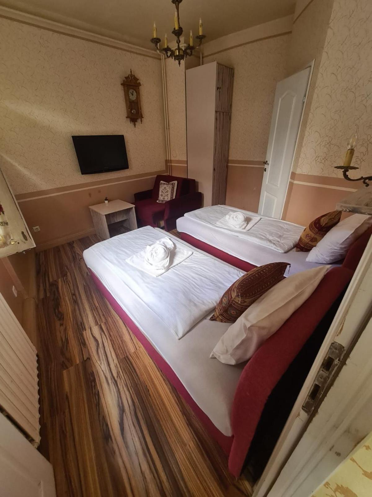 Guesthouse Nia Deluxe Sarajevo Luaran gambar